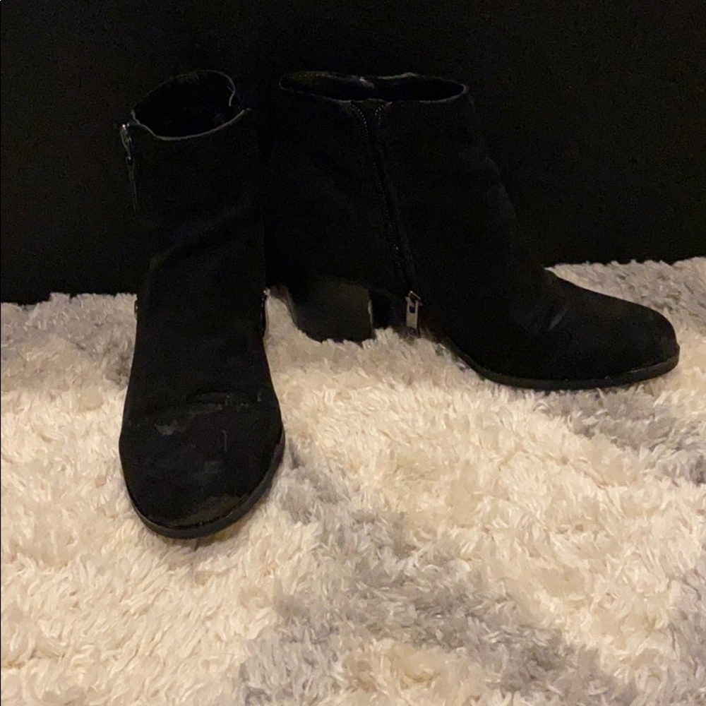 Liz Claiborne booties with thick heel